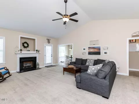 104 Willmont Ct, Benson, NC 27504 photo 4