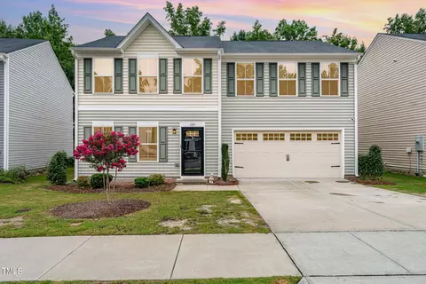 124 E Lumber Ct, Clayton, NC 27520