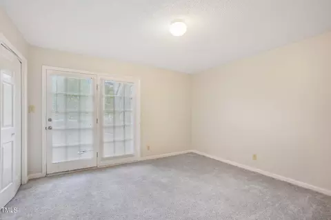 902 Gatehouse Ln, Durham, NC 27707 photo 7