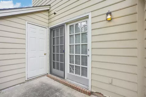 902 Gatehouse Ln, Durham, NC 27707 photo 16