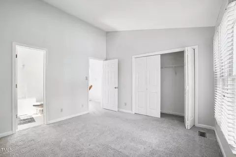 902 Gatehouse Ln, Durham, NC 27707 photo 10