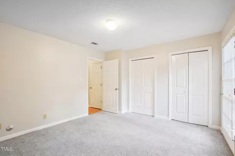 902 Gatehouse Ln, Durham, NC 27707 photo 8