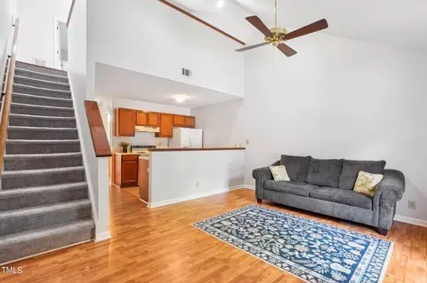 902 Gatehouse Ln, Durham, NC 27707 photo 3