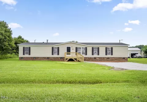 52 Leonard Dr, Lillington, NC 27546