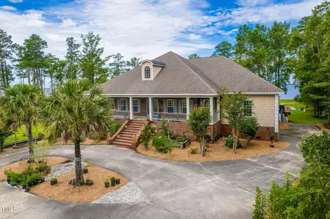 661 Becton Rd, Havelock, NC 28532
