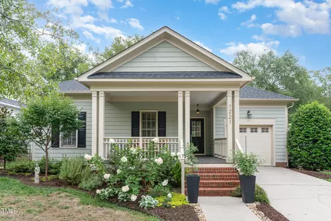 1221 Pinehurst Dr, Chapel Hill, NC 27517