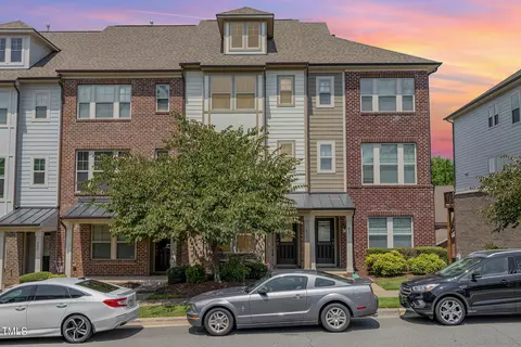 413 Village Commons Ln, Apex, NC 27502