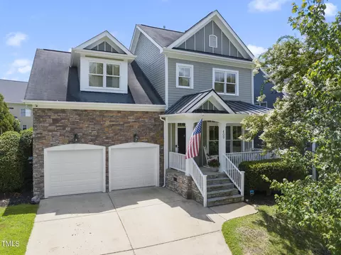 409 Edgepine Dr, Holly Springs, NC 27540