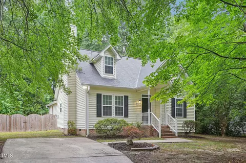 5221 Pronghorn Ln, Raleigh, NC 27610