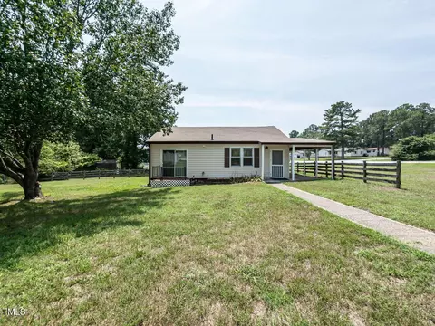 204 Bainbridge Cir, Garner, NC 27529 photo 2