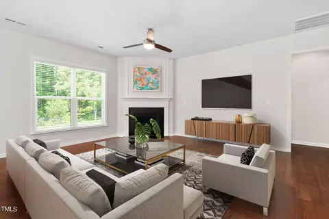 Living - 509 Tuttle Rd, Durham, NC 27703 photo 2 of 3