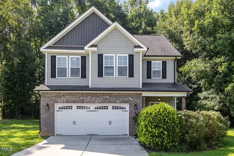 39 E Arbor Cove Ct, Zebulon, NC 27597