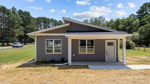 129 Strickland Dr, Smithfield, NC 27577