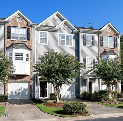 2720 Wyntercrest Ln, Durham, NC 27713