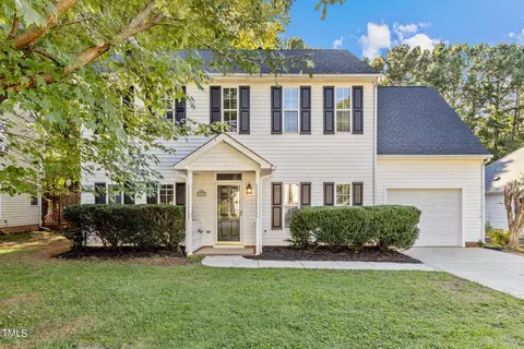 112 Creek Haven Dr, Holly Springs, NC 27540
