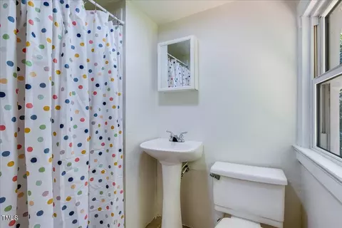 Bath - 4425 Ryan St, Durham, NC 27704 photo 2 of 2