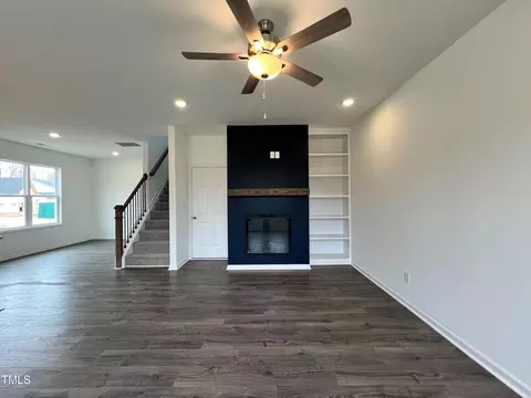 Living - 175 W Saltgrass Ln, Smithfield, NC 27577 photo 2 of 4