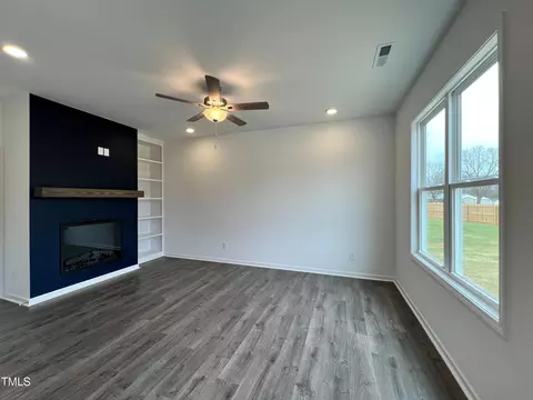 Living - 175 W Saltgrass Ln, Smithfield, NC 27577 photo 3 of 4