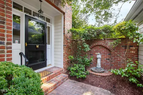 812 Gaston Wood Ct, Raleigh, NC 27605