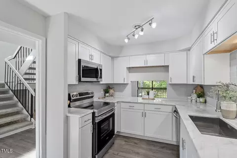 4100 Five Oaks Dr #46, Durham, NC 27707 photo 9