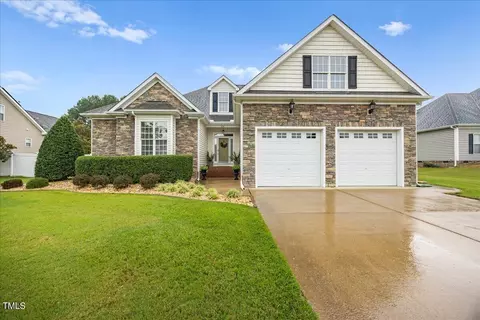 216 Hocutt Farm Dr, Clayton, NC 27527