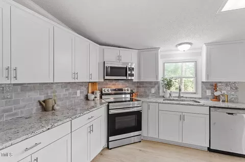 241 Old Pebble Ln, Kenly, NC 27542