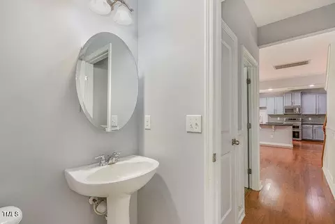 413 Glenview Ln, Durham, NC 27703 photo 18