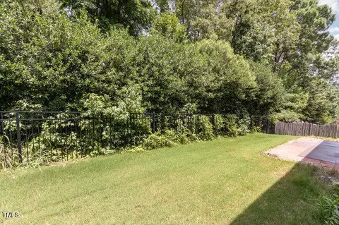 413 Glenview Ln, Durham, NC 27703 photo 32