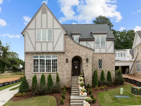 2646 Marchmont St, Raleigh, NC 27608
