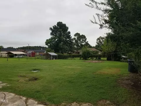 Exterior - 1805 Lipscomb Rd E, Wilson, NC 27893 photo 2 of 5