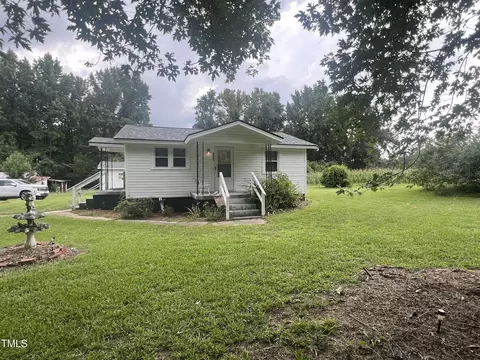 2001 Pearidge Rd, Angier, NC 27501