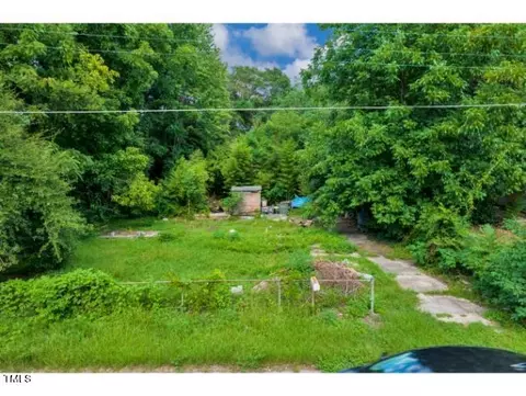 5100 Gavins St, Fayetteville, NC 28303