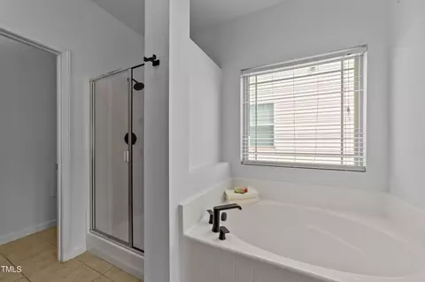 Bath - 3014 September Dr, Durham, NC 27703 photo 2 of 5
