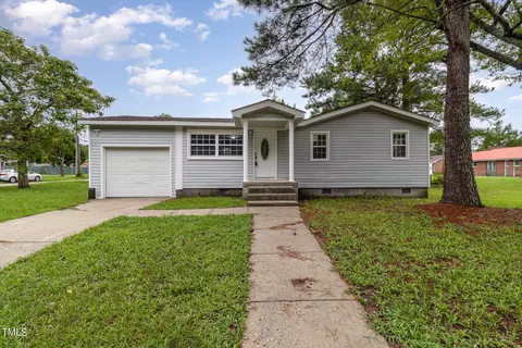 2350 Freedom Dr, Lumberton, NC 28358