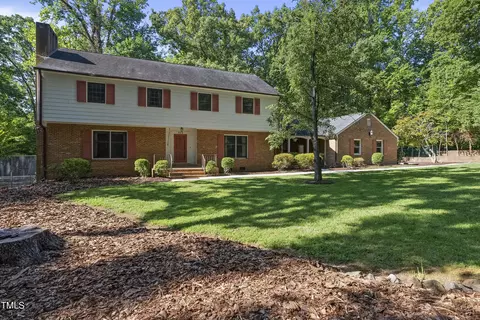 523 W Glendale St, Siler City, NC 27344