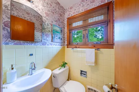 Bath - 4621 Erwin Rd, Durham, NC 27705 photo 3 of 3