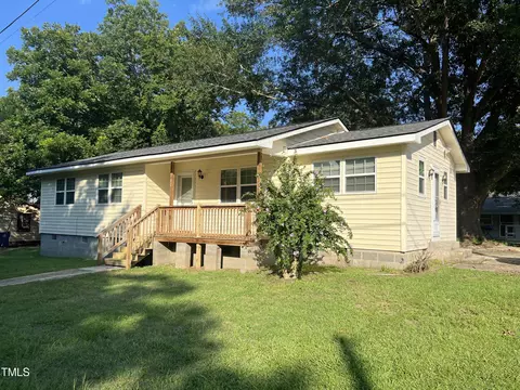 902 N Magnolia Ave, Dunn, NC 28334