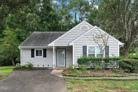 102 Ascot Pl, Chapel Hill, NC 27517