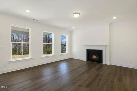 Living - 82 Gander Dr, Benson, NC 27504 photo 2 of 2