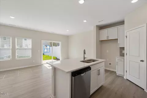 924 Rolling Flds Dr, Graham, NC 27253 photo 3