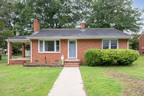 1315 Charlotte St, Roanoke Rapids, NC 27870