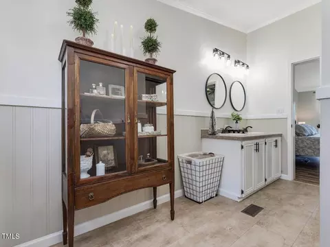 Entry Way - 694 Sellars Rd, Cameron, NC 28326 photo 3 of 4