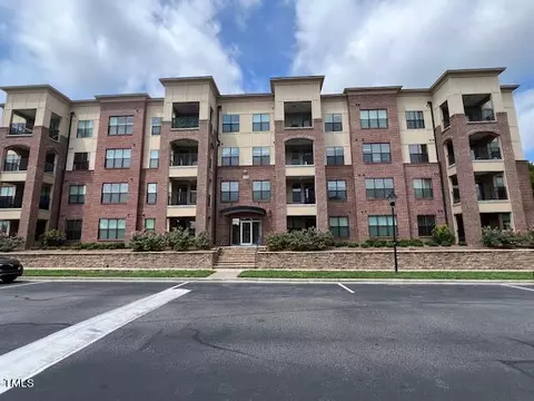 700 Finsbury St #405, Durham, NC 27703
