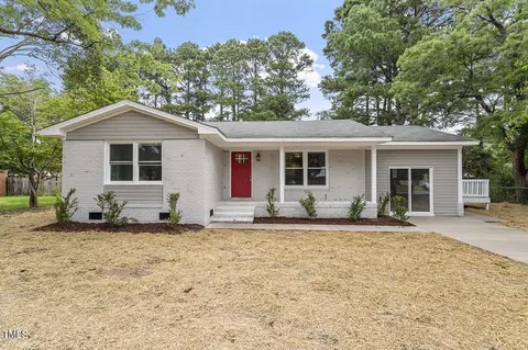 105 Basin St, Dunn, NC 28334