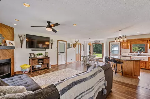 402 Lucas Rd, Dunn, NC 28334 photo 9