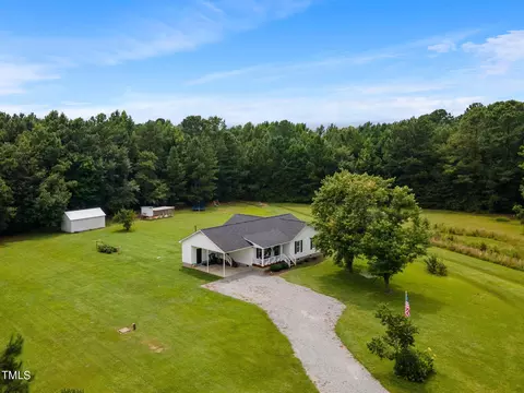 402 Lucas Rd, Dunn, NC 28334 photo 1