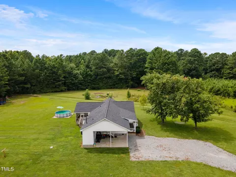 402 Lucas Rd, Dunn, NC 28334 photo 4