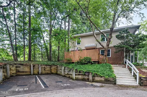 128 Drummond Pl, Cary, NC 27511