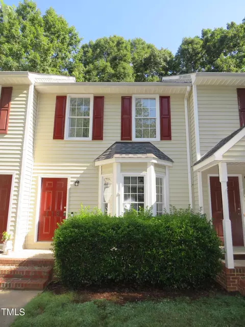 118 Luxon Pl, Cary, NC 27513