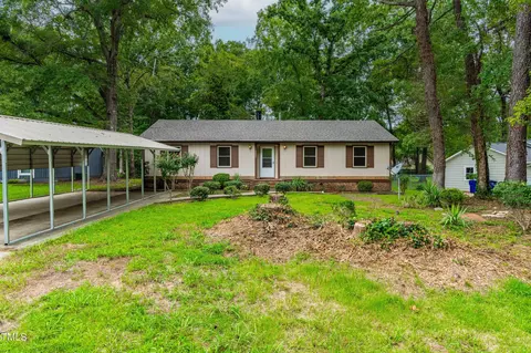 5221 Whippoorwill St, Durham, NC 27704